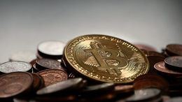 El precio de Bitcoin se mantiene en 7.000 dólares