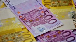 El número de billetes de 500 euros se sitúa a niveles de 2002 y el de 200 en mínimo histórico