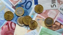 Los partidos apoyan en el Congreso que se siga usando dinero en efectivo