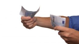 El contagio de Covid-19 mediante el dinero en efectivo 'es prácticamente nulo'