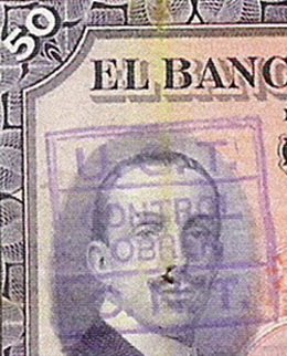 Billetes sellados para validar su circulación durante la República