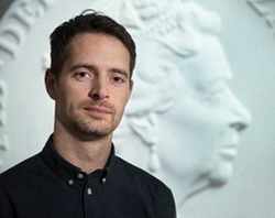 Jody Clark, autor del nuevo retrato de la reina Isabel II